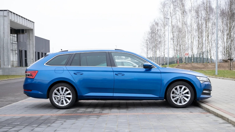 Skoda Superb cena 82900 przebieg: 140000, rok produkcji 2020 z Słupsk małe 37
